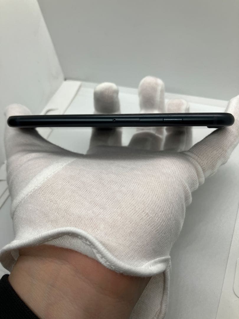 マ*ロ様 美品 バッテリー100% iPhone SE (第3世代) 64GB