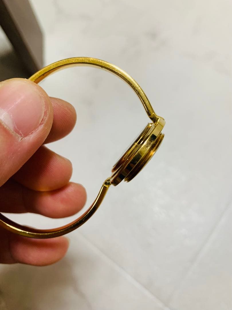 あ*し様 GUCCI チェンジベゼル バングルウォッチ アナログ腕時計・稼働品