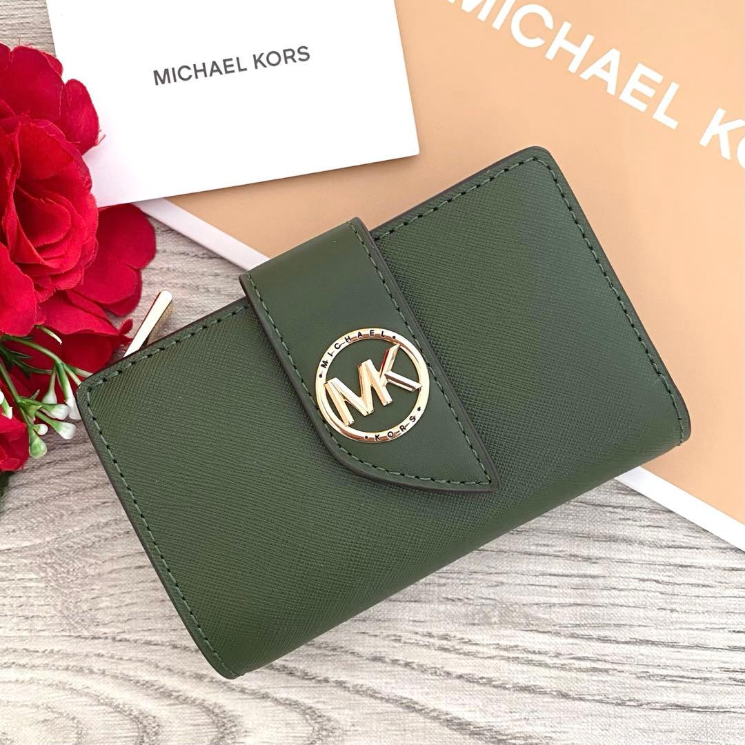 《新品未使用》MICHAEL KORS 折り財布　グリーン　レザー 二つ折り財布