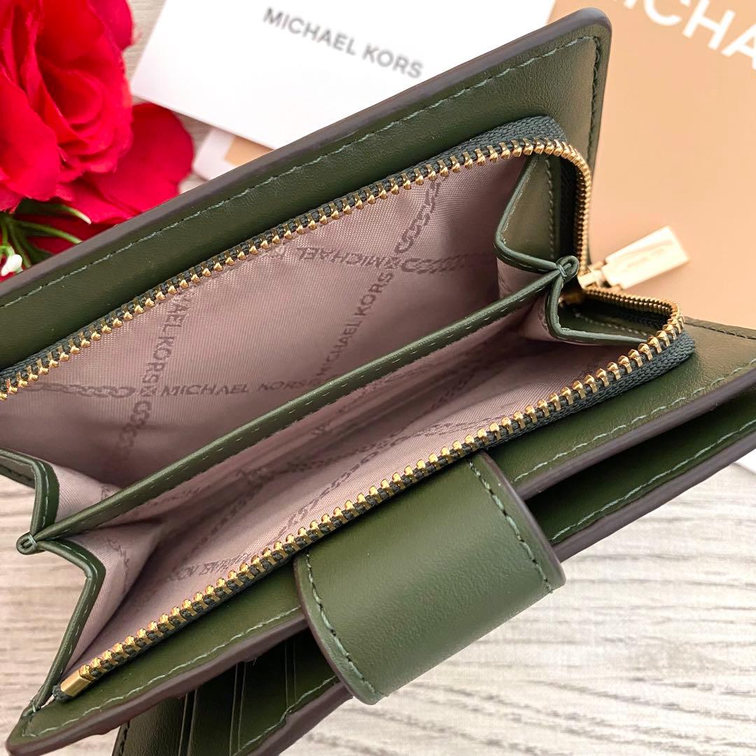 《新品未使用》MICHAEL KORS 折り財布　グリーン　レザー 二つ折り財布
