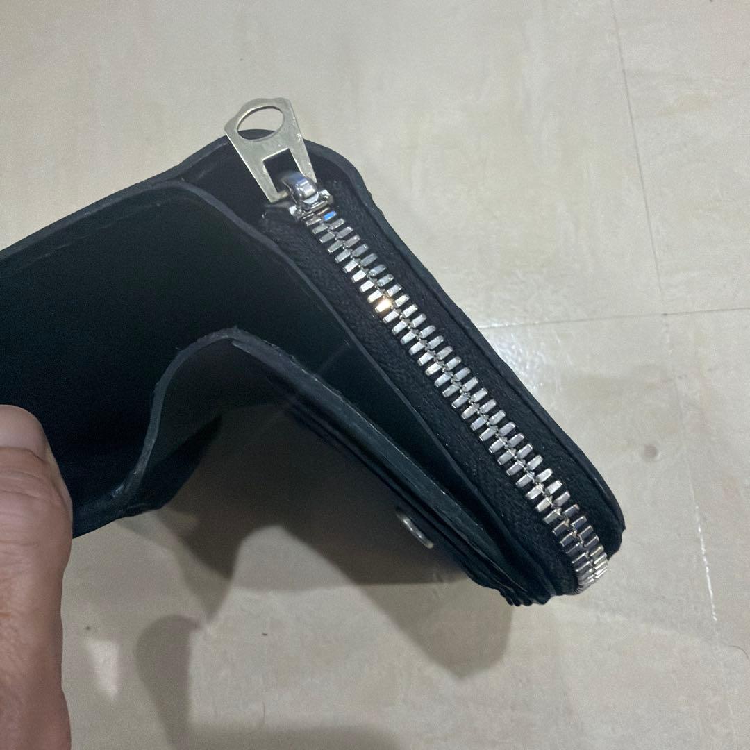 ブラックレザー 二つ折り財布　レッドムーン