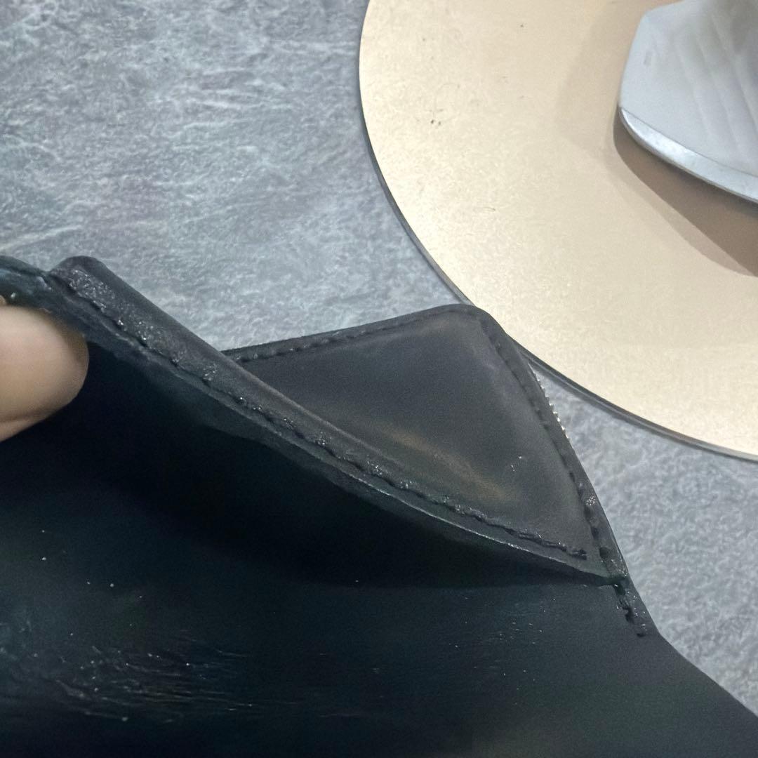 ブラックレザー 二つ折り財布　レッドムーン