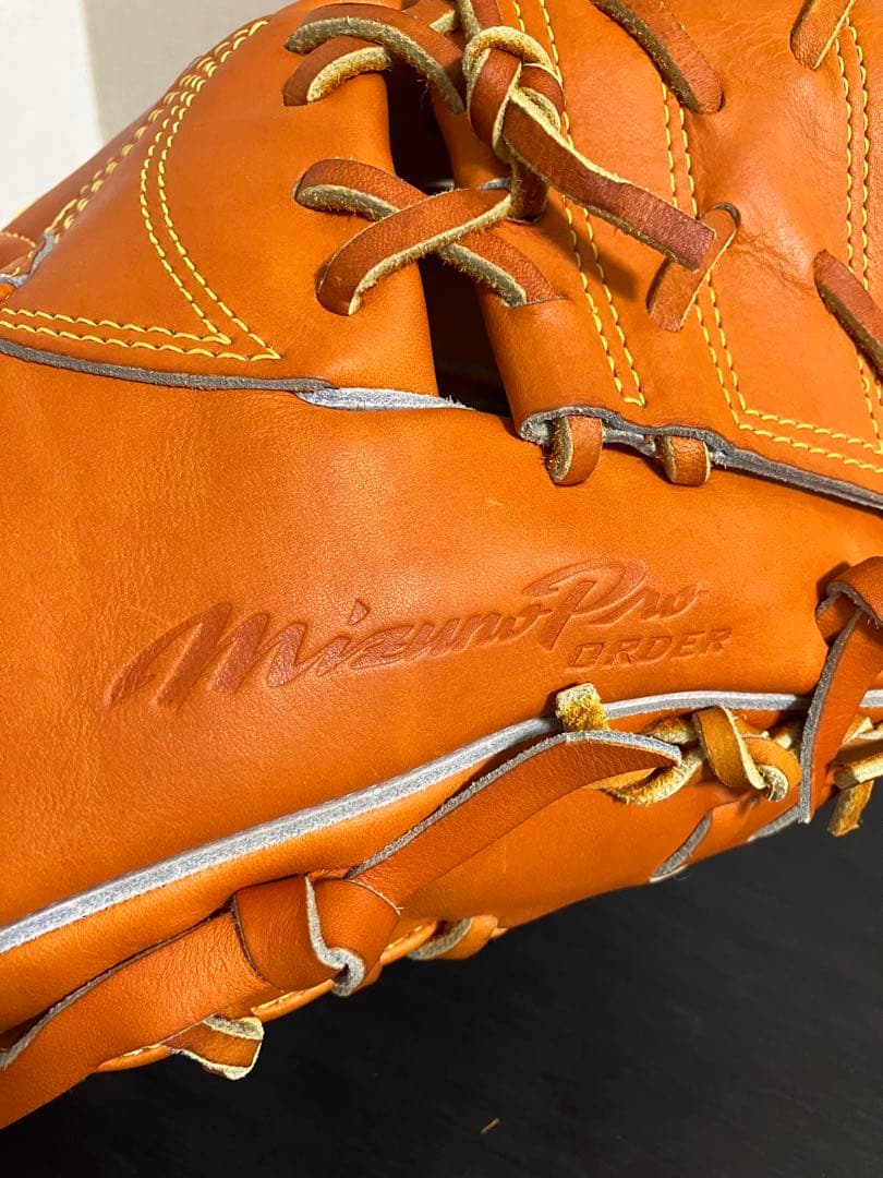 【値下げしました】ミズノプロ　硬式　シュプリームオーダー　内野手用　型付け済