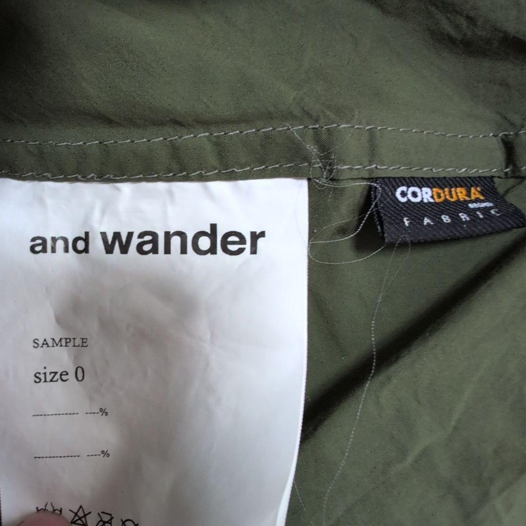 and wander ノーカラージャケット オリーブ