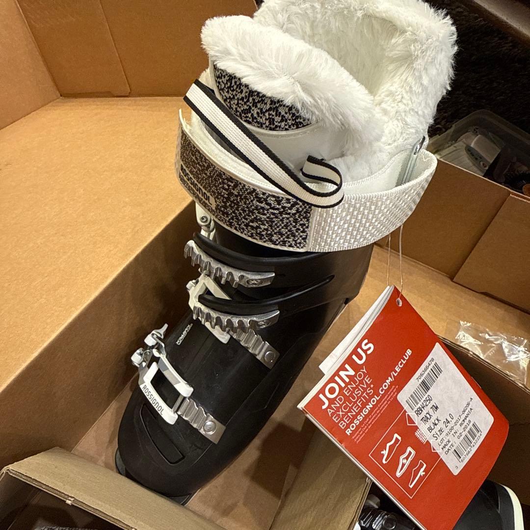 新品　ロシニョール　TRACK70w スキー ブーツ 24cm RBM4250