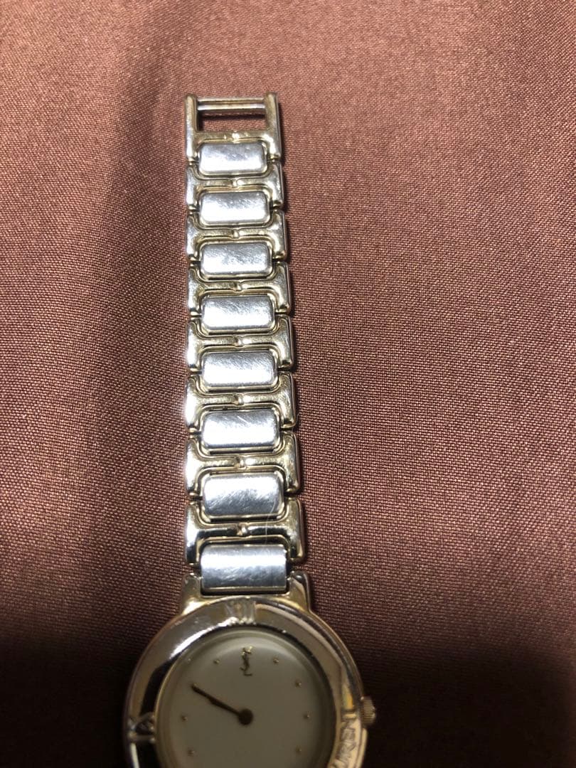 イヴ・サンローラン　クォーツアナログ腕時計 ゴールドシルバー