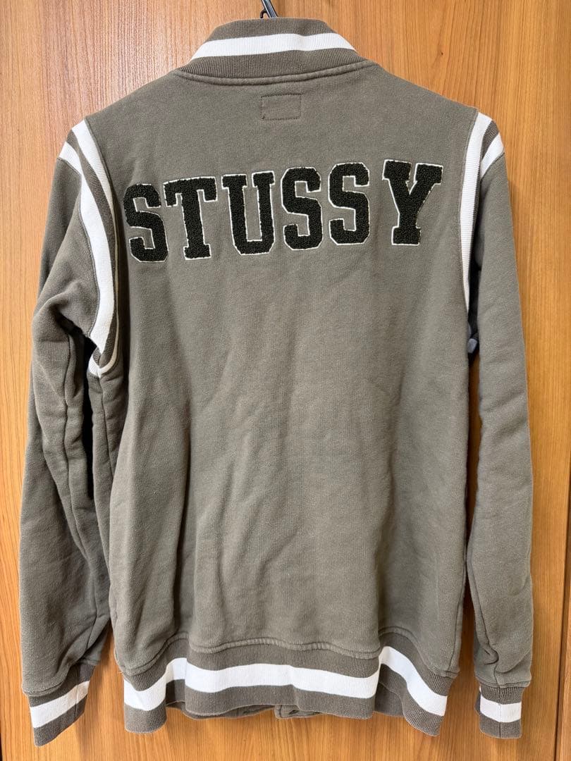 STUSSY ステューシー スタジャン Mサイズ