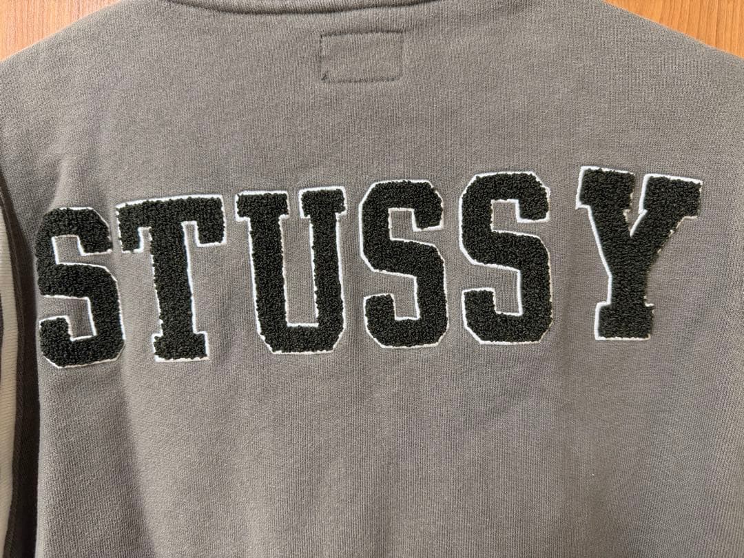 STUSSY ステューシー スタジャン Mサイズ