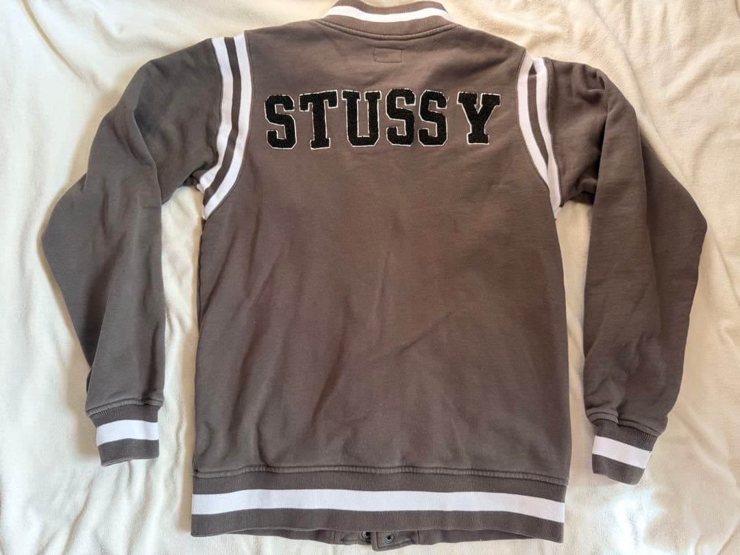 STUSSY ステューシー スタジャン Mサイズ