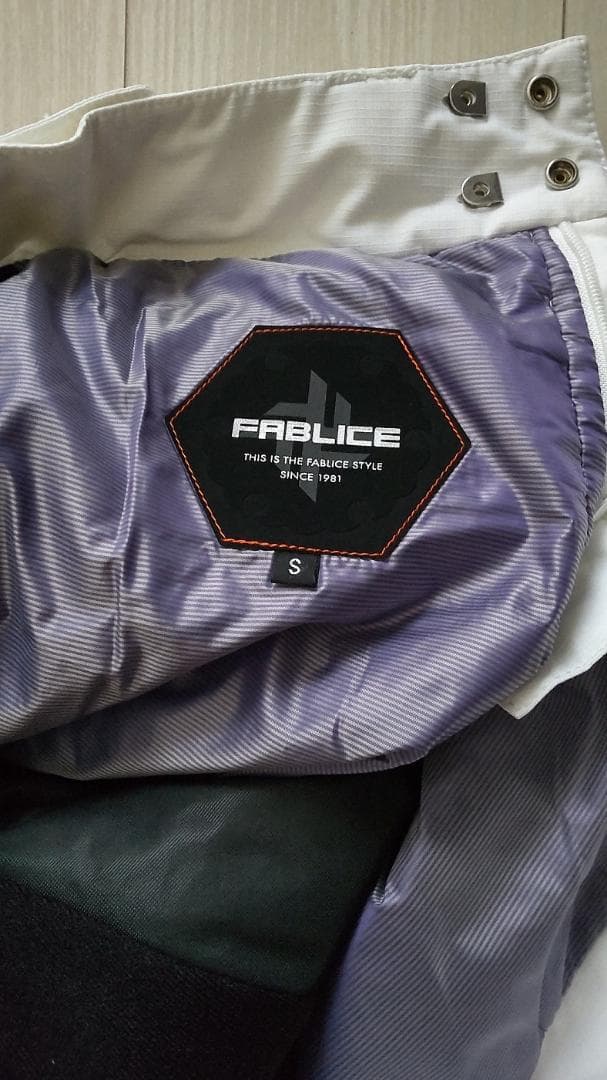 【上下セット・使用一度のみ】レディース Sサイズ スキーウェア