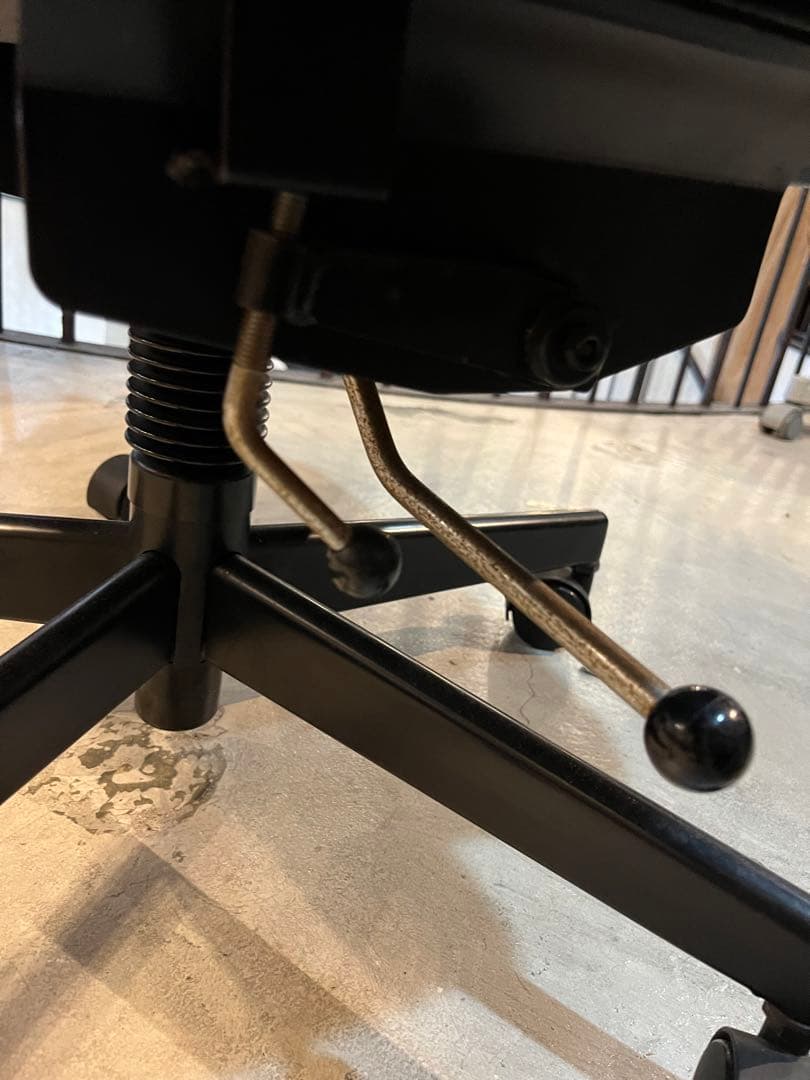 guiter guiterKarimoku デスクチェア