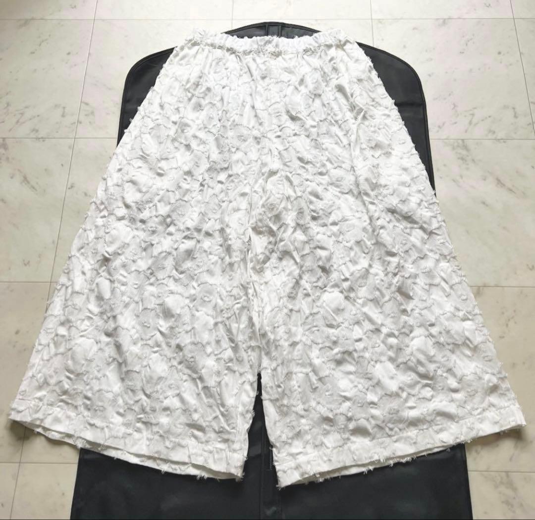 ホワイト カジュアルパンツ テクスチャー加工