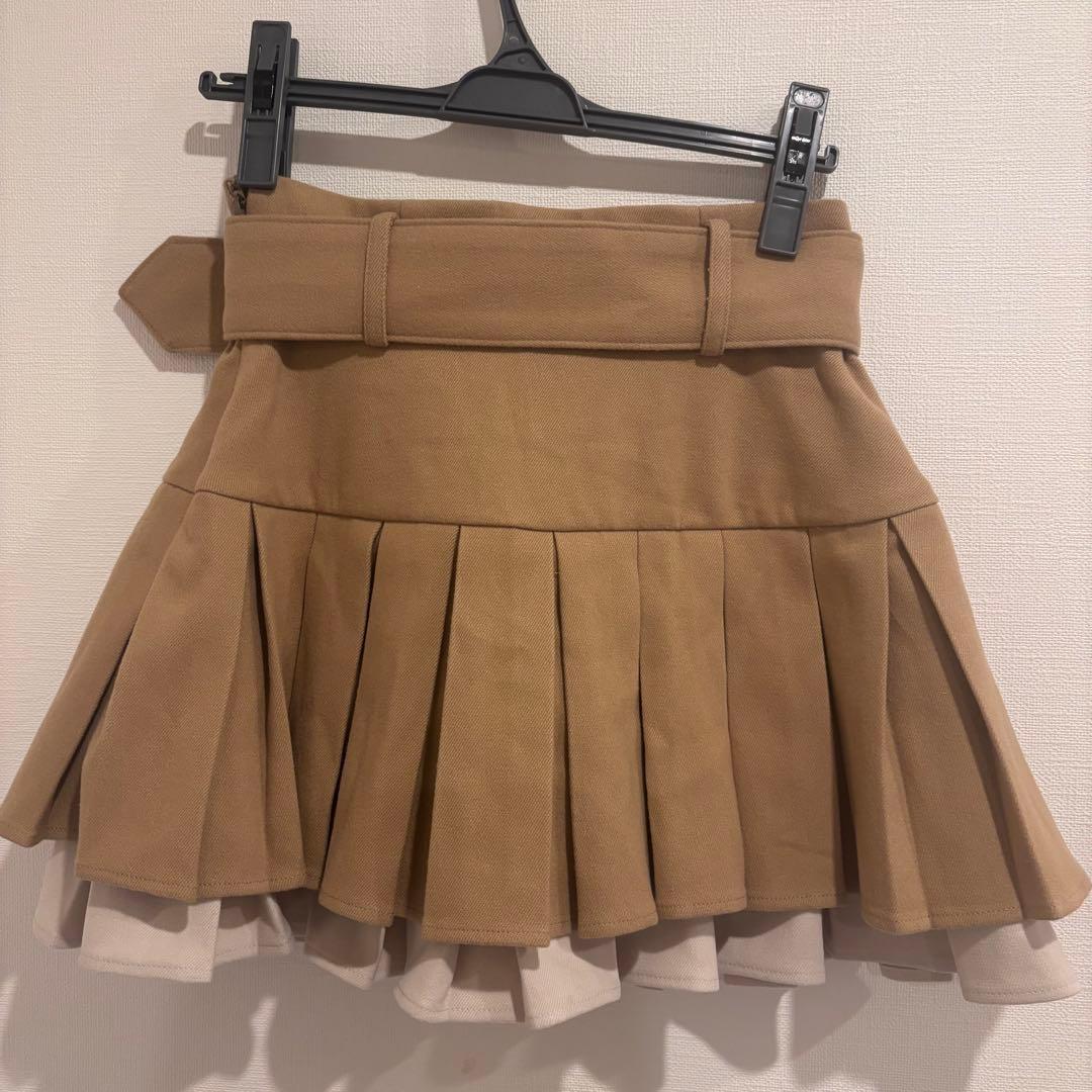 新品・試着のみDarich ダブルプリーツミニスカート　Mサイズ