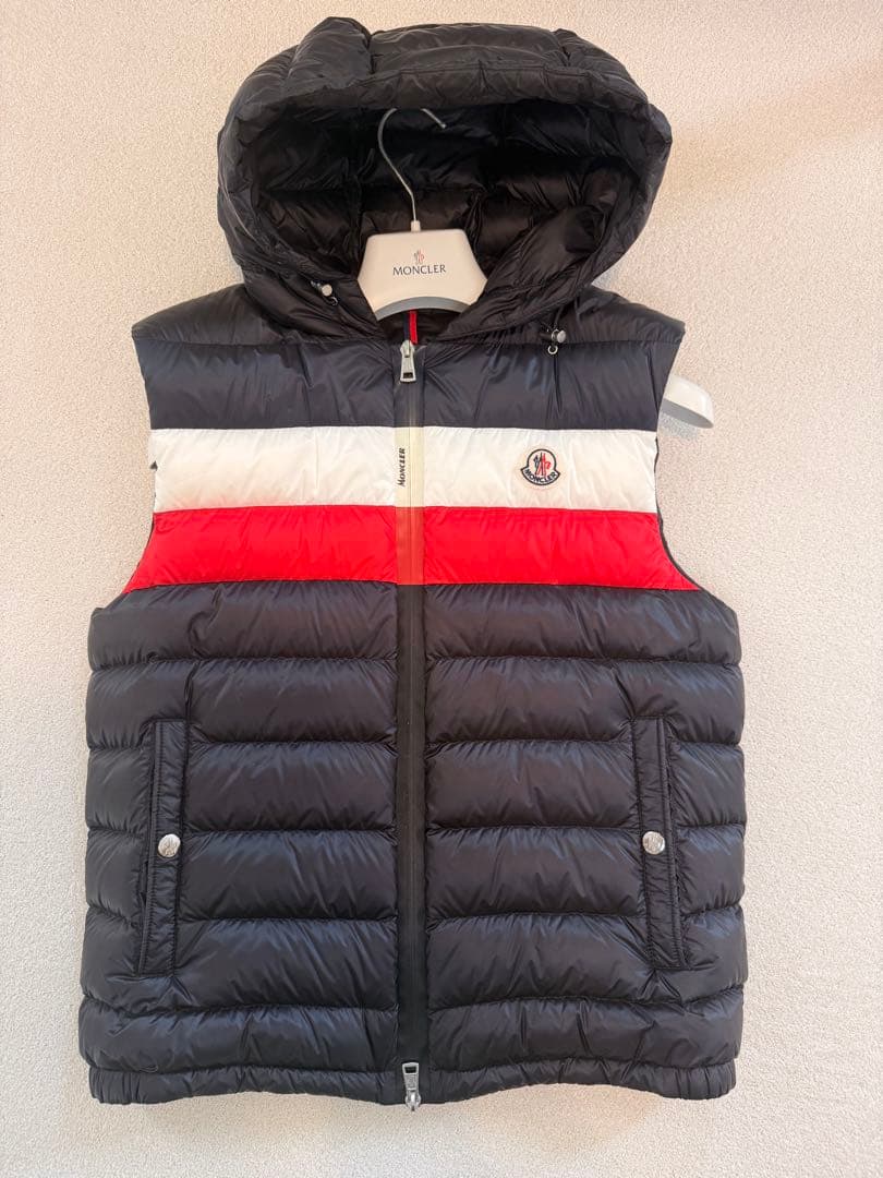 Moncler モンクレール　ダウンベスト 黒/赤/白　美品