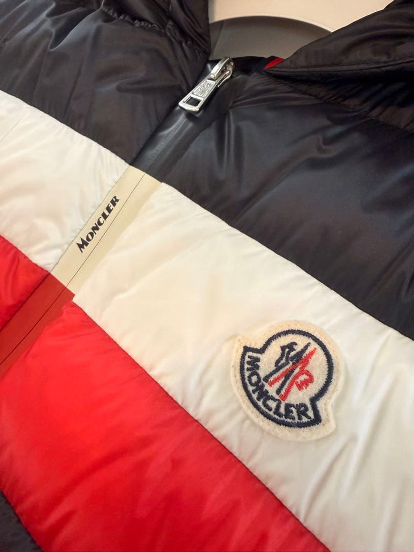 Moncler モンクレール　ダウンベスト 黒/赤/白　美品