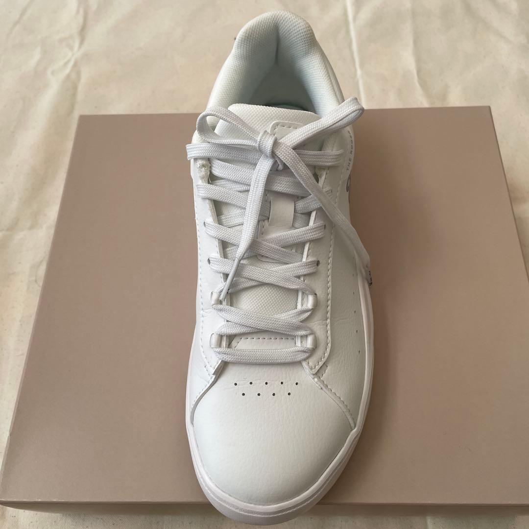 美品　on THE ROGER ホワイトスニーカー