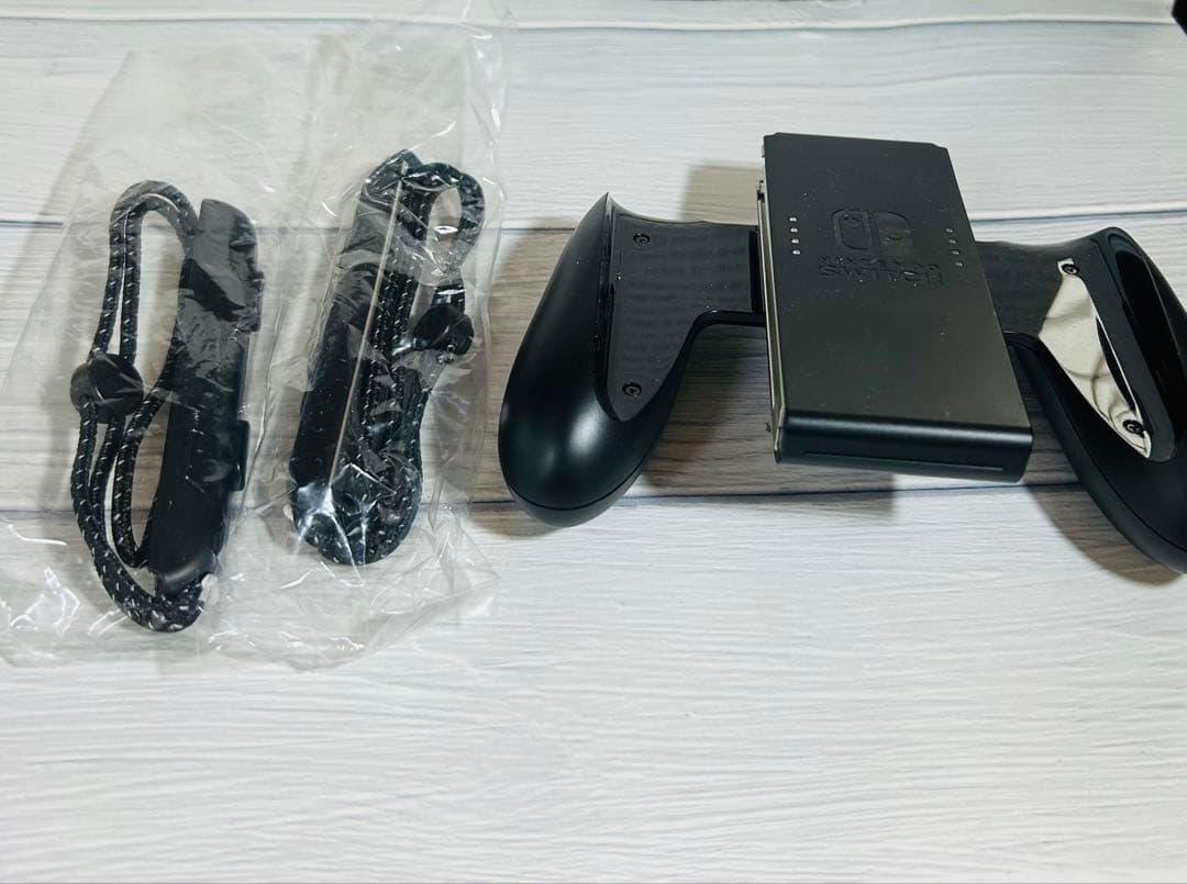 Switch本体　ワイヤレスコントローラー2個付き　ほぼ未使用