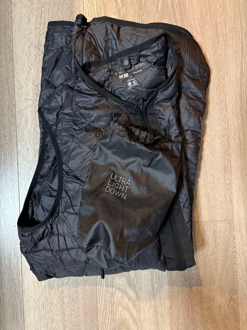 美品　UNIQLO × Theory ウルトラライトダウンロングベストSブラック