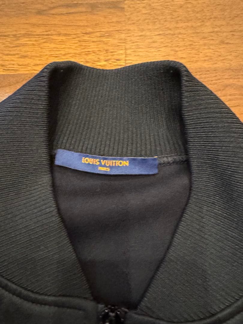 ヴィトン 刺繍 シグネチャー モノグラム トラックスーツ ジャケット