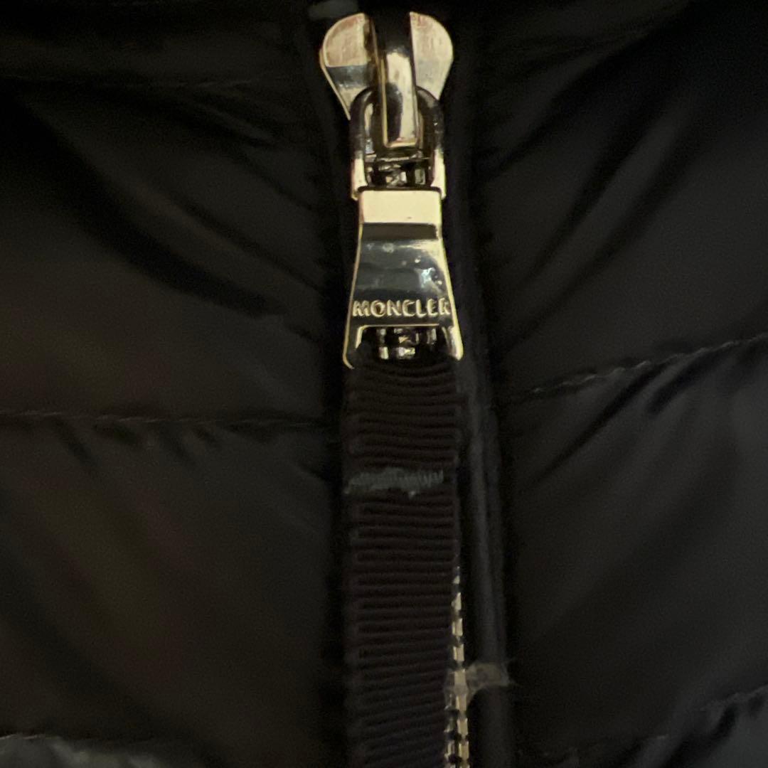 ★展示品！MONCLER ライトダウンベスト フード付きEBEL フードフリル