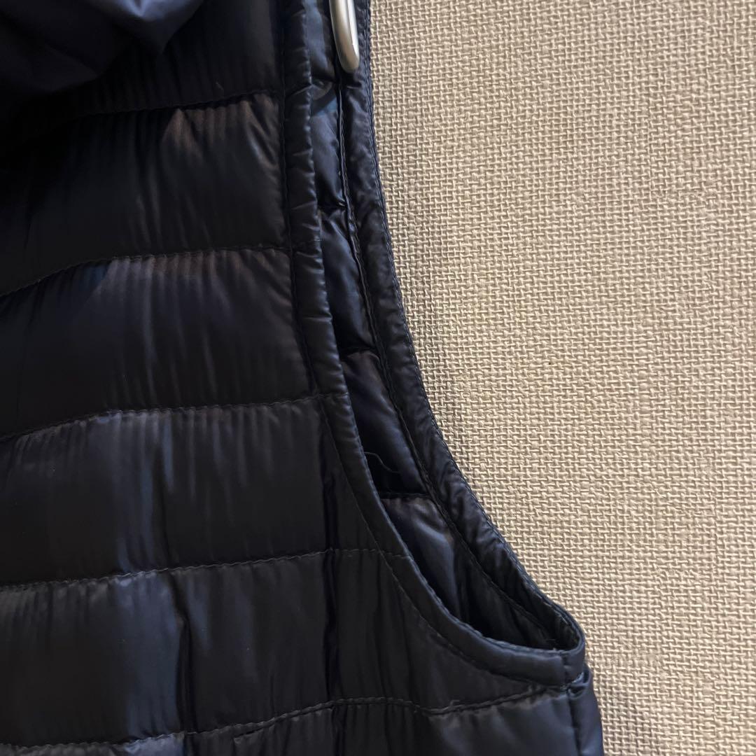 ★展示品！MONCLER ライトダウンベスト フード付きEBEL フードフリル