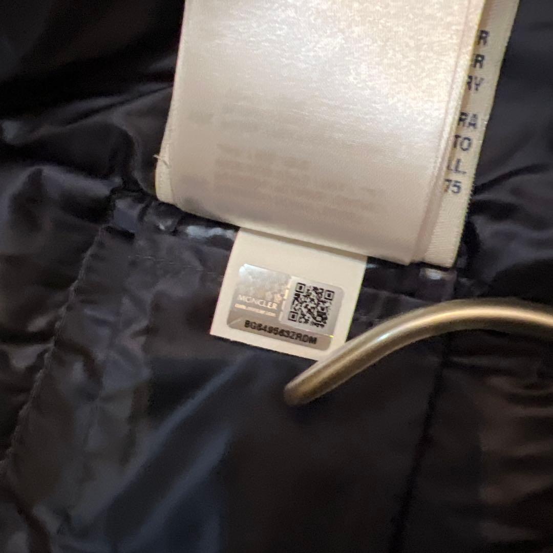 ★展示品！MONCLER ライトダウンベスト フード付きEBEL フードフリル