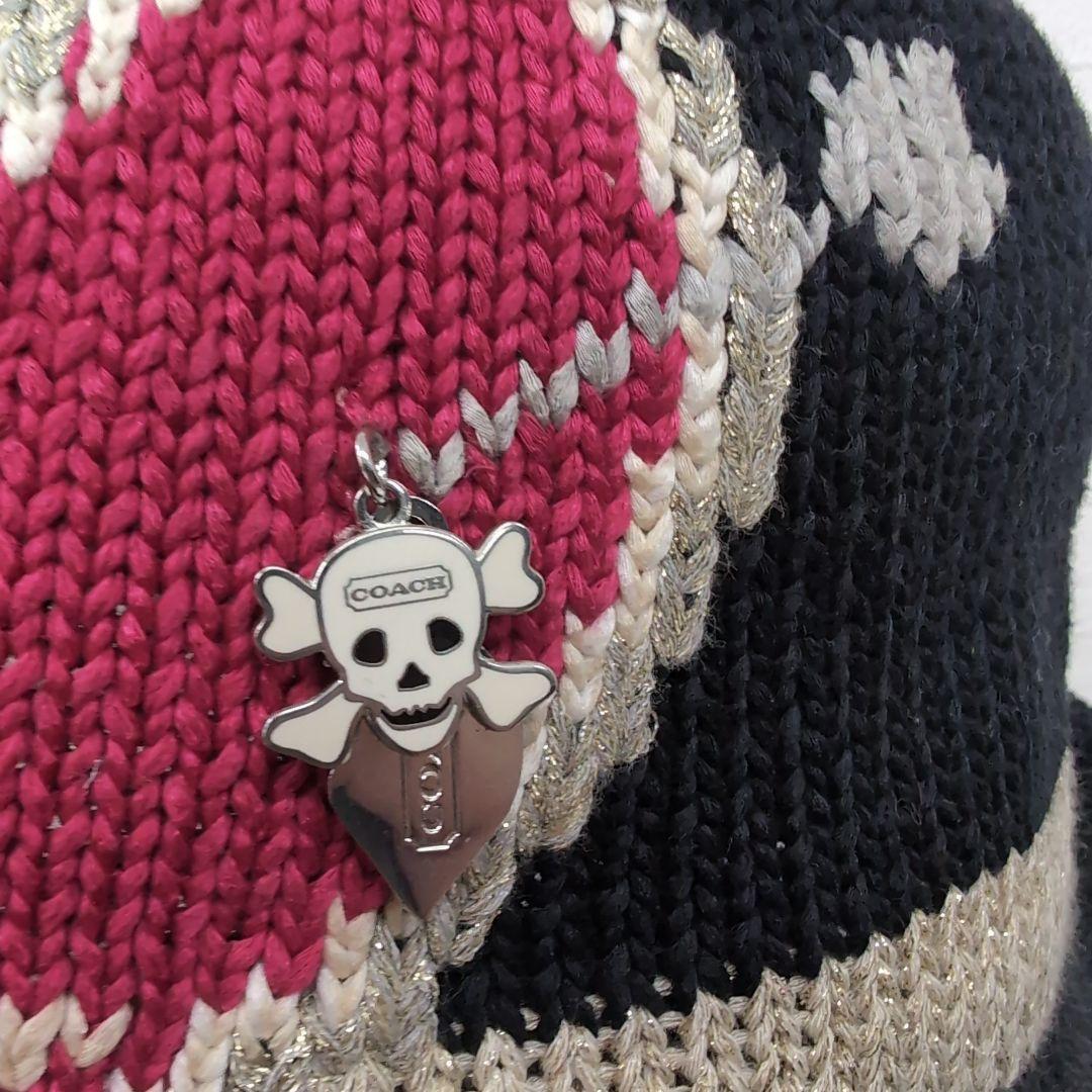 156○ COACH ハート刺繍のニットハット