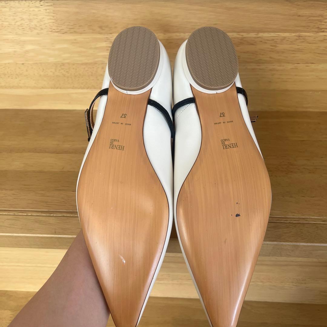 ヘンリエンヴァーゴ　ホワイト フラットシューズ　24