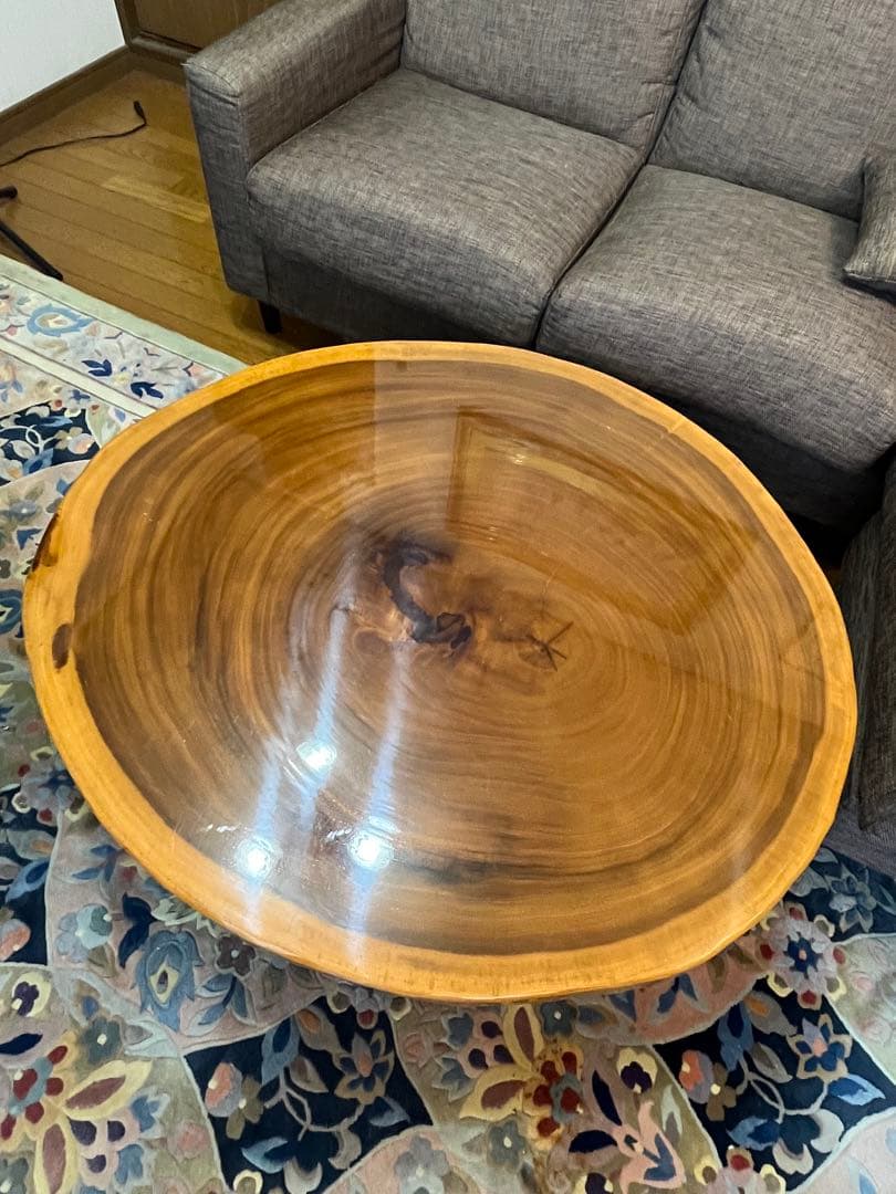 一枚板の高級木製テーブル