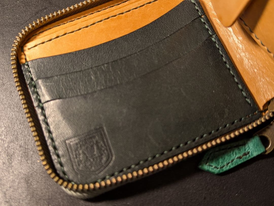 2つ折りファスナーウォレット オニキスレザー