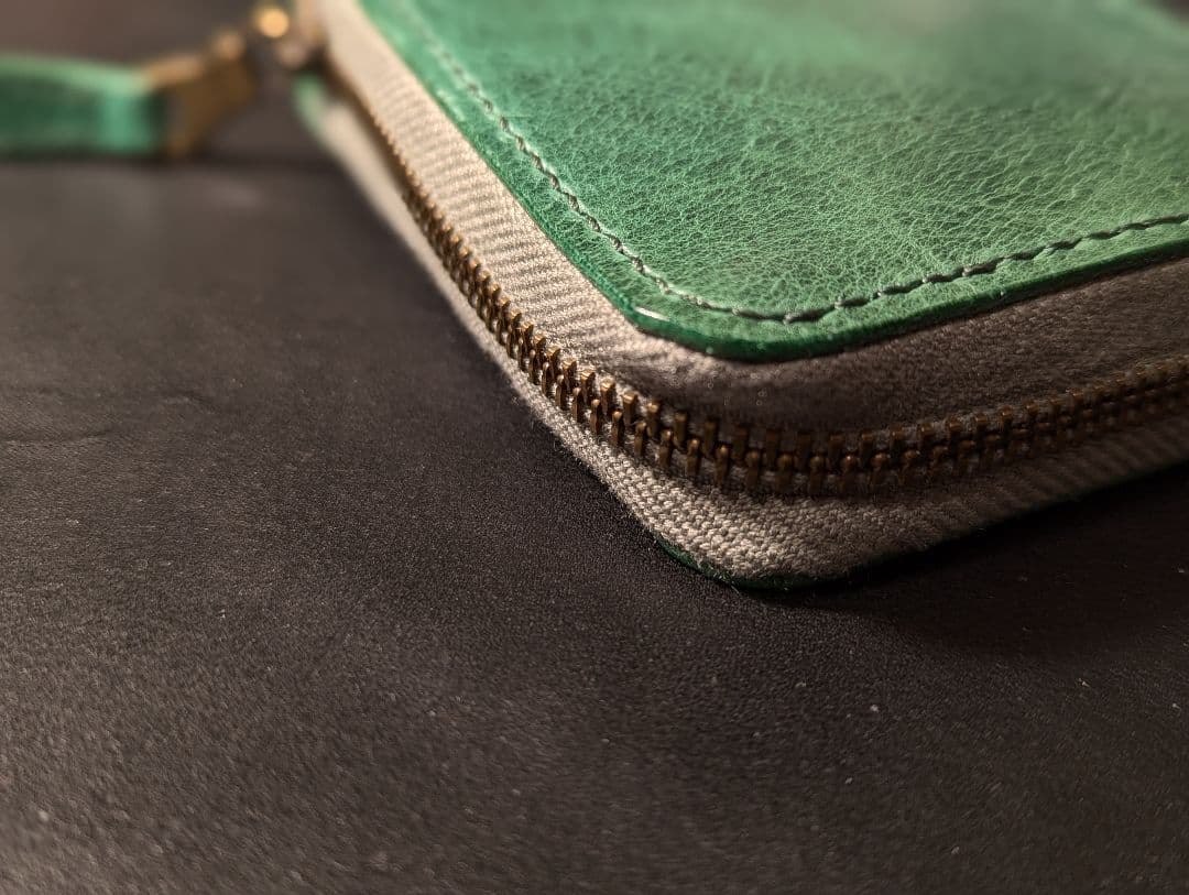 2つ折りファスナーウォレット オニキスレザー