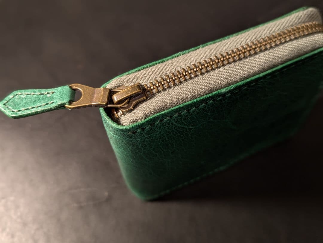 2つ折りファスナーウォレット オニキスレザー