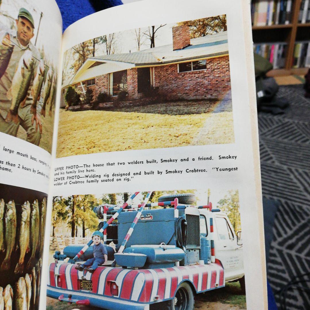 洋書 Smokey and the Fouke Monster by Crabtree