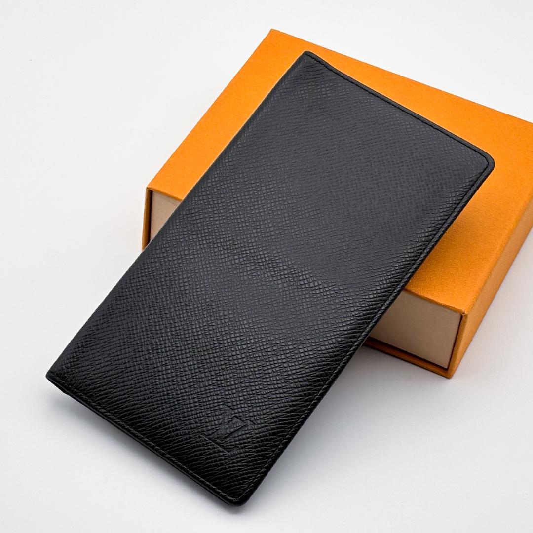 【超美品】 ルイヴィトン タイガ ポルト バルール カルト クレディ ブラック