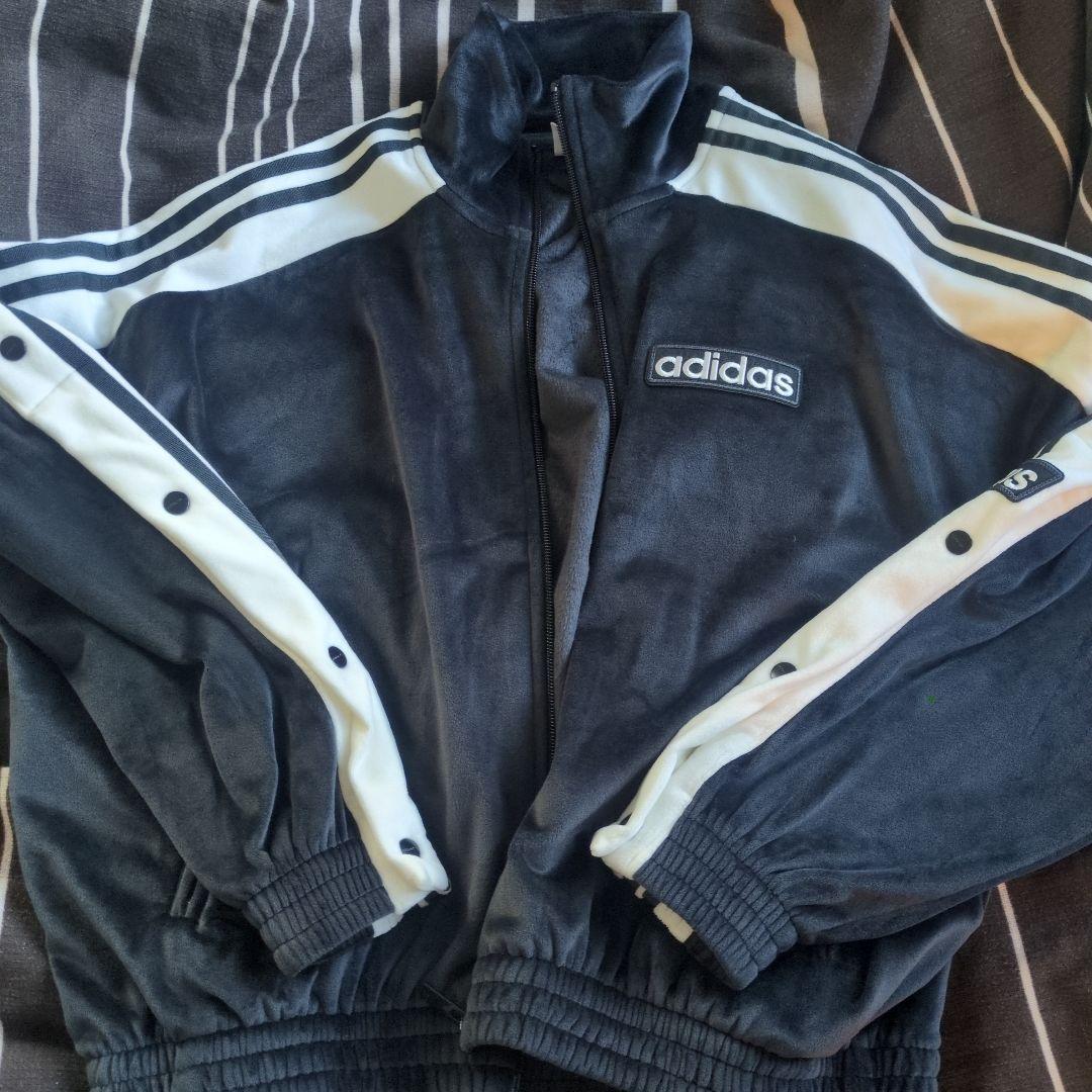 adidas アディダスオリジナルス　アディブレイク　重盛さと美