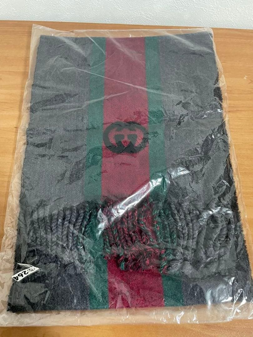 グッチ　GUCCI マフラー　ストール　グレー　赤緑　GG