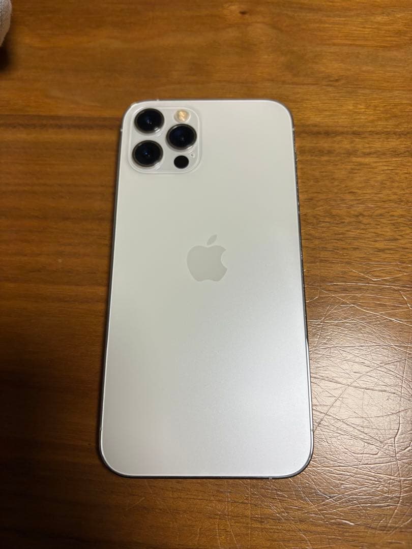 iPhone 12 pro 256GB シルバー 画面割れ・背面割れ無し