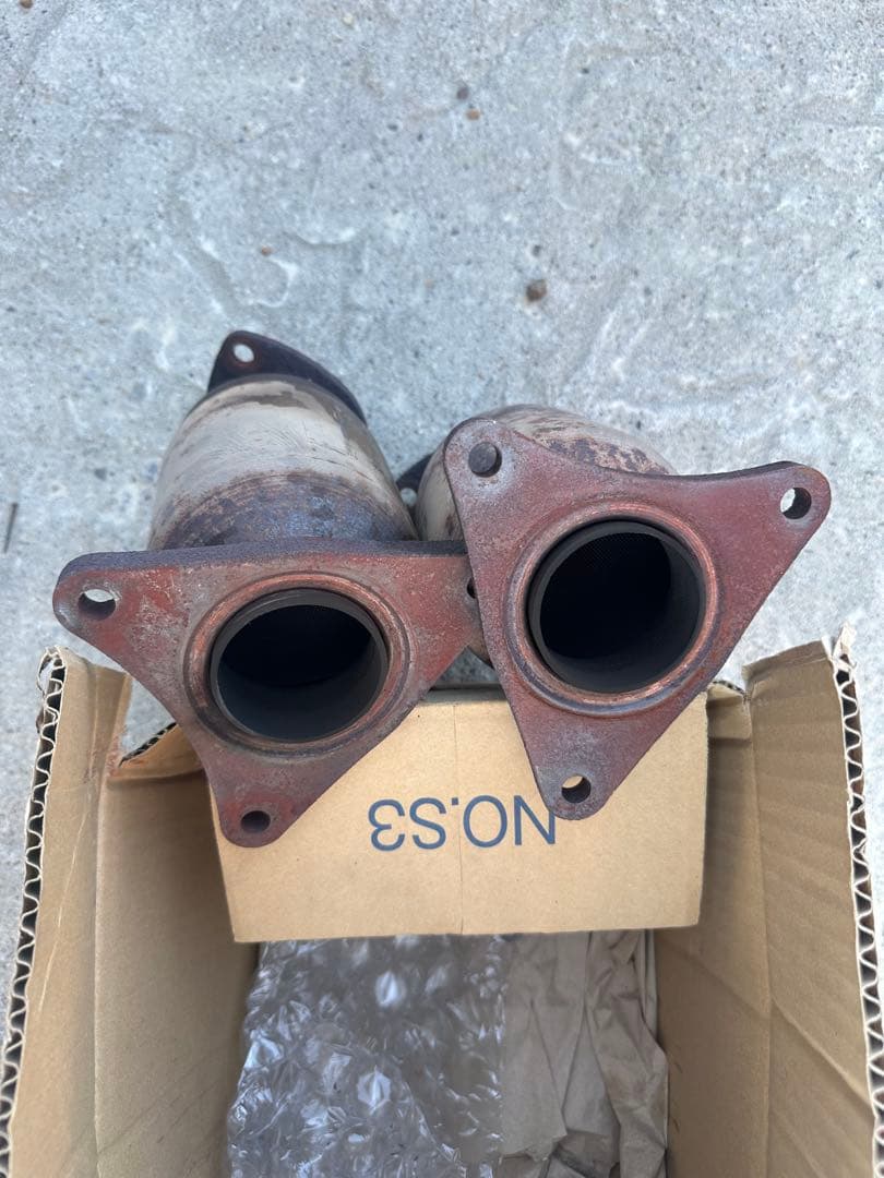 17マジェスタ UZS171 触媒