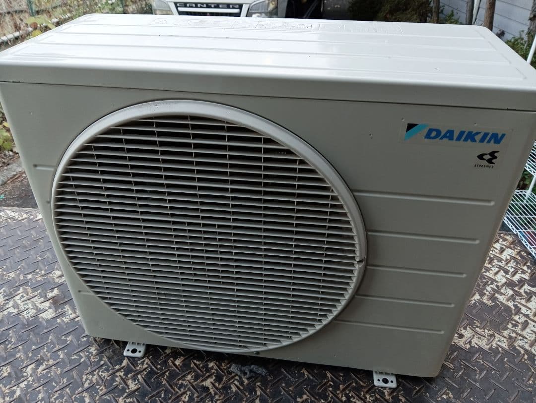 ダイキン・ストリーマ・ルームエアコン・F223ATES-W・2023年製・6畳用