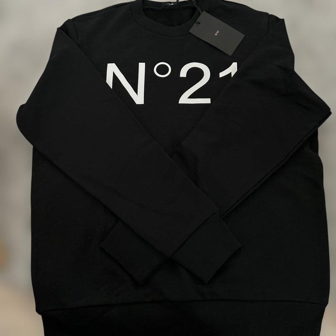 新品N°21 ブラック スウェット