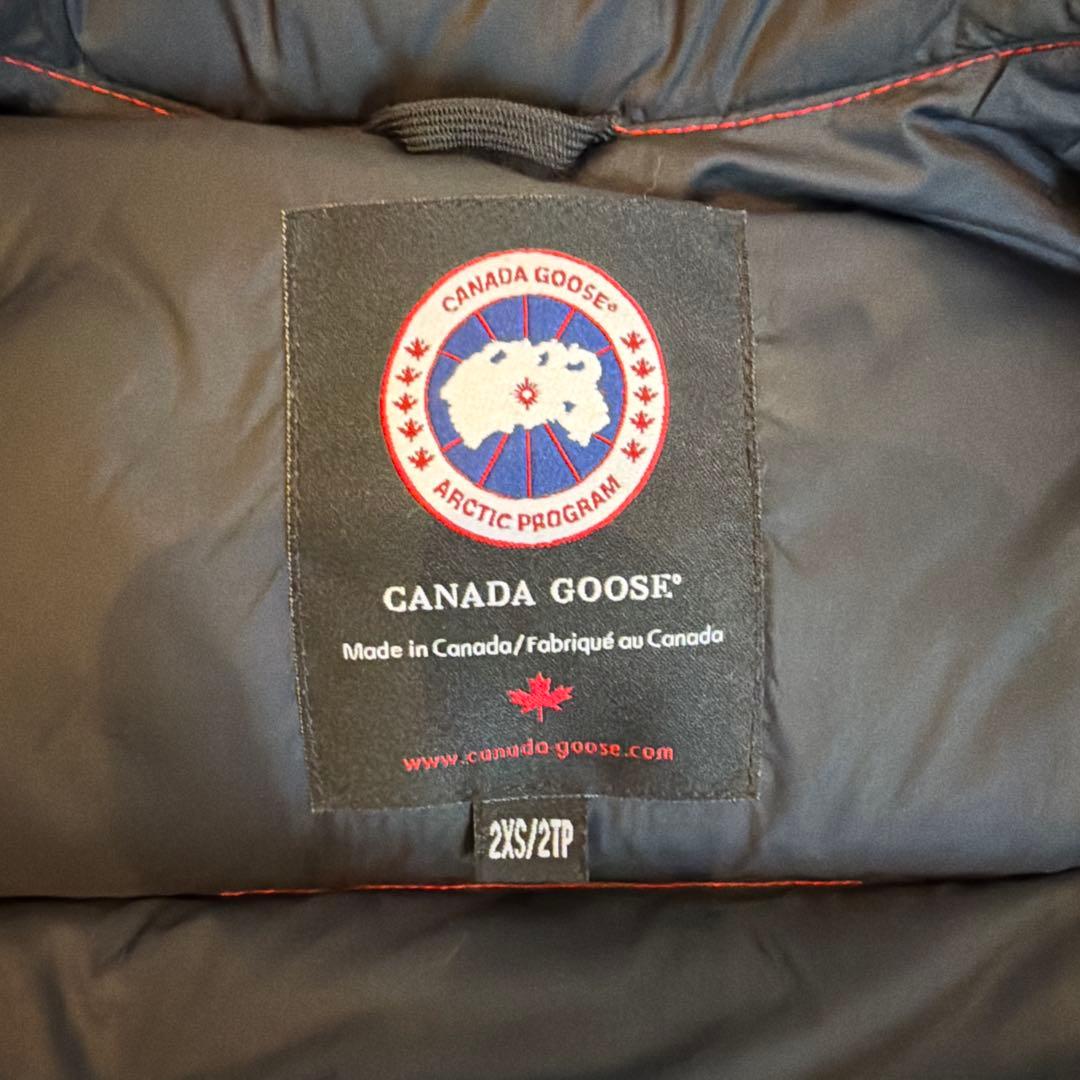 美品　  ダウンベスト 赤