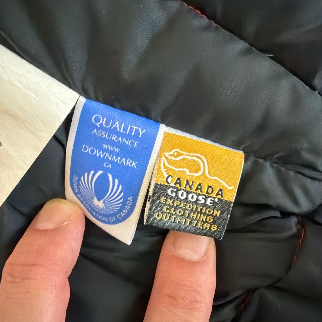 美品　  ダウンベスト 赤