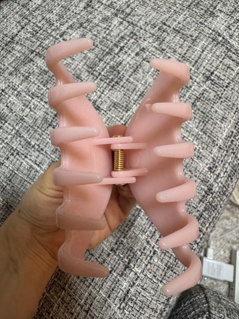 prada ヘアクリップ　新品未使用品