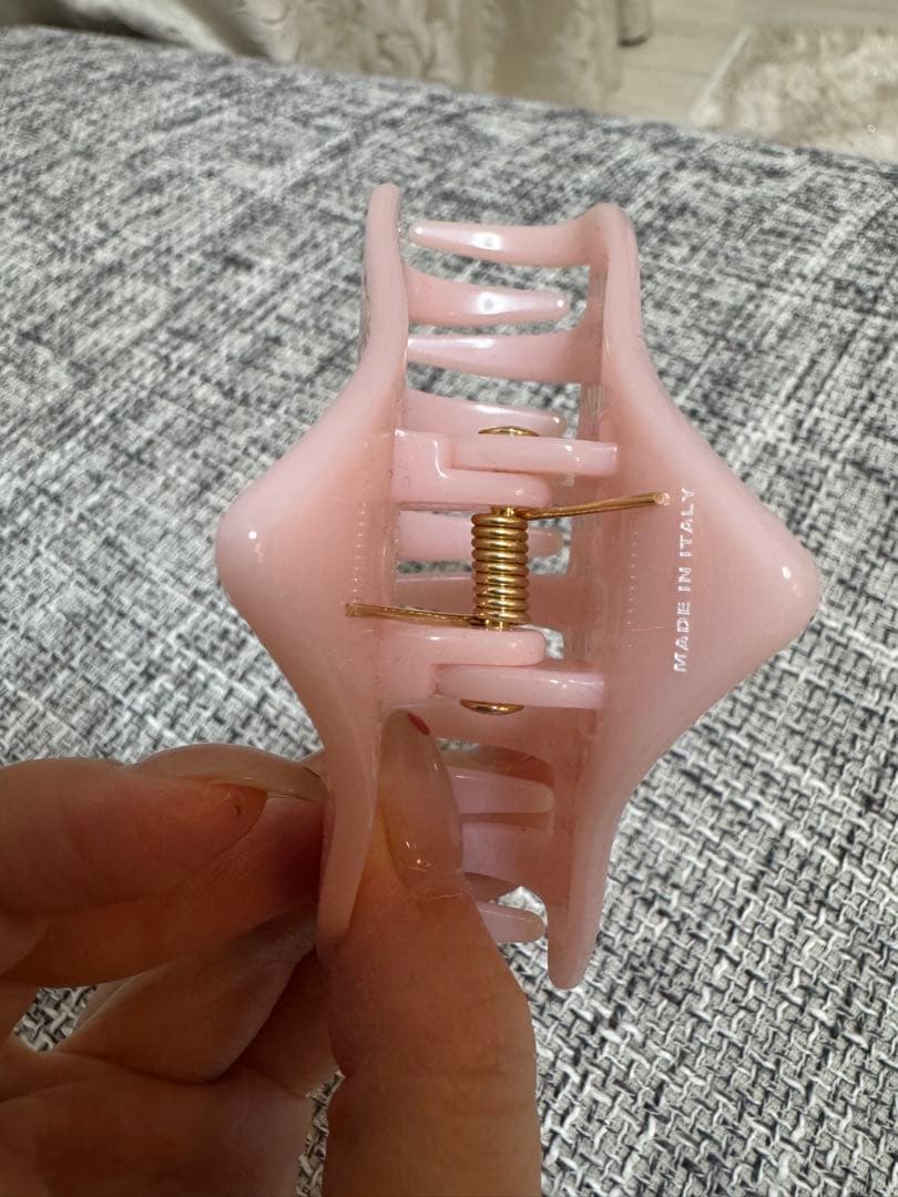 prada ヘアクリップ　新品未使用品