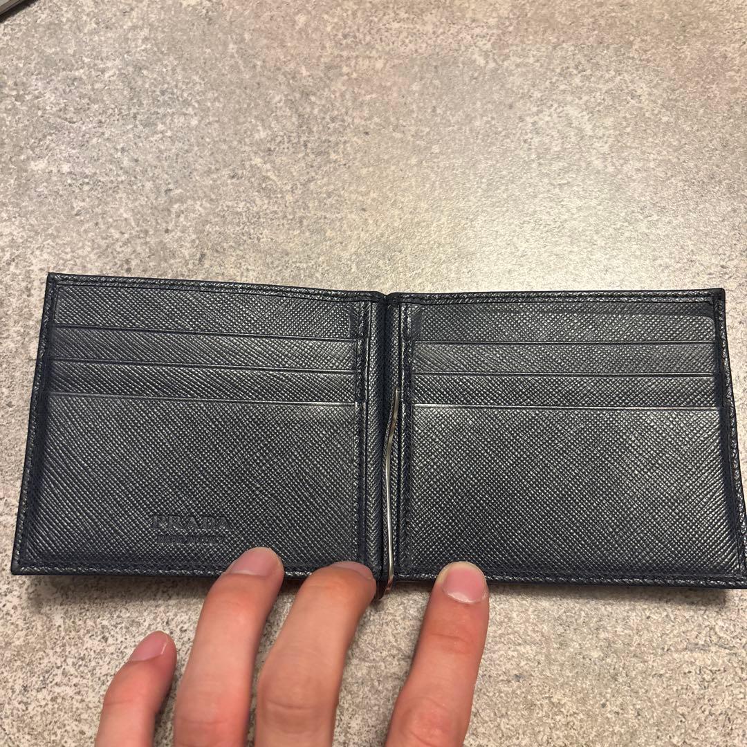 美品 本体のみ PRADA ネイビー レザー マネークリップ