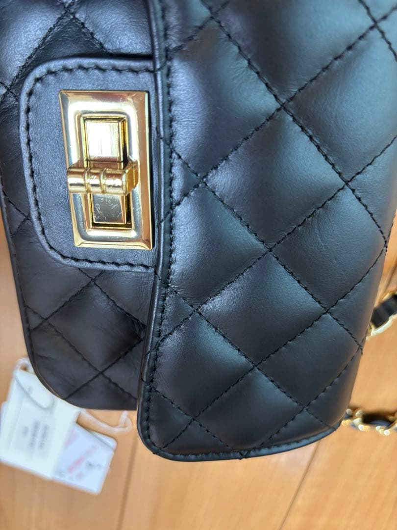 新品未使用　オウレンティ　チェーンショルダーバッグ2ウェイレザーイタリア