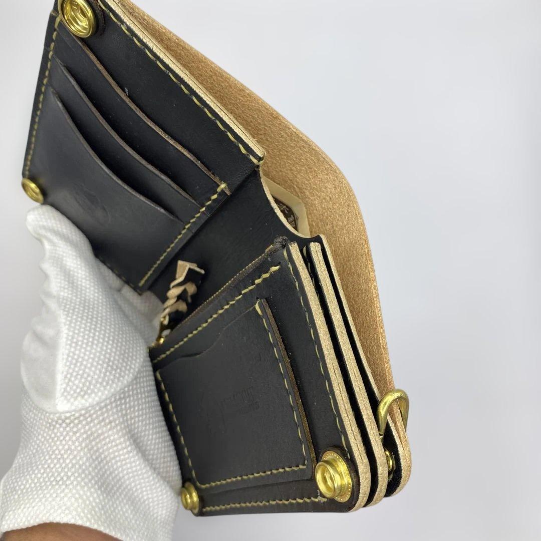 お札折らずに収納できる無骨な手染めミドルトラッカーウォレット BTW0609