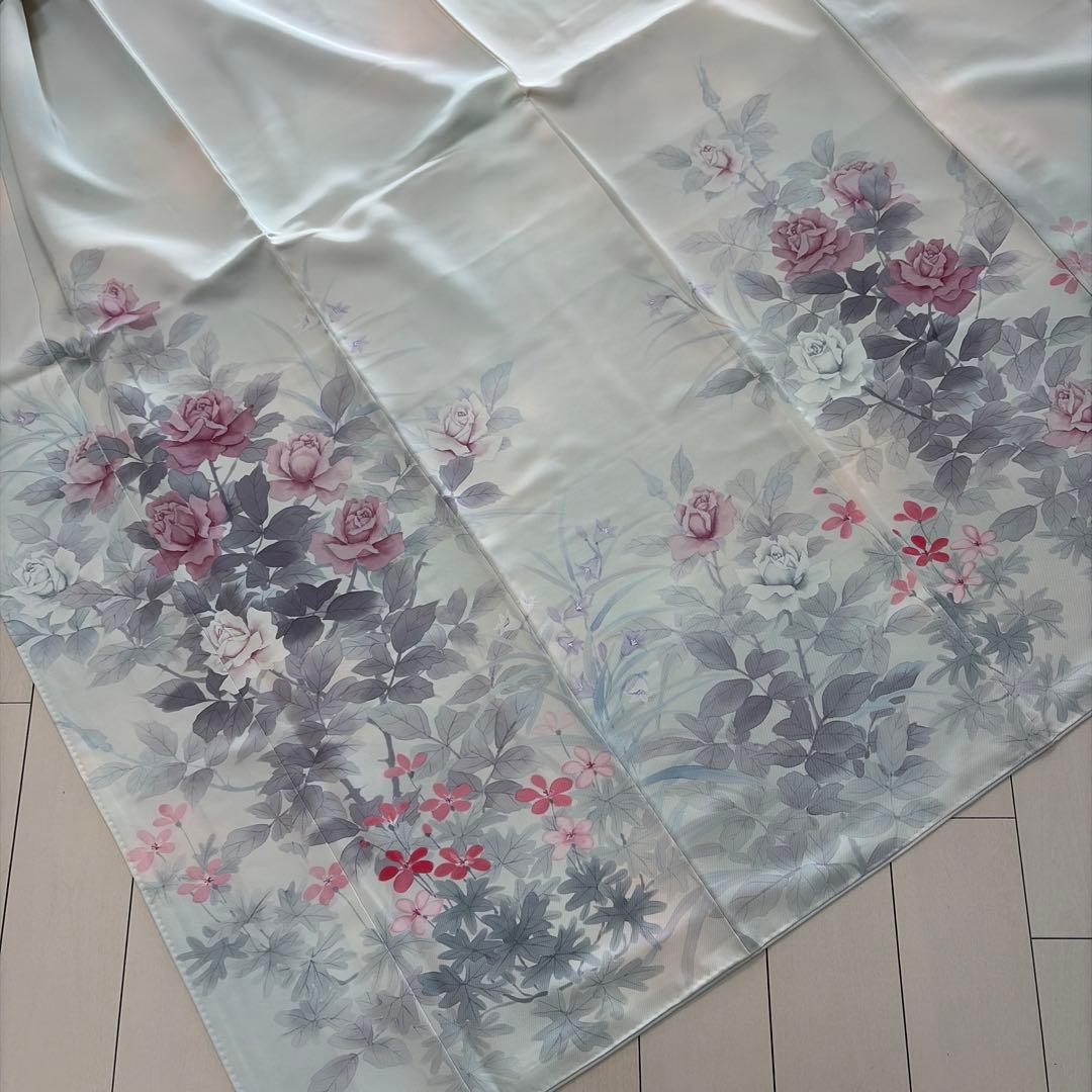 ■E5803■未使用品■正絹縮緬■落款　藍白色　薔薇柄　袷訪問着■160/66