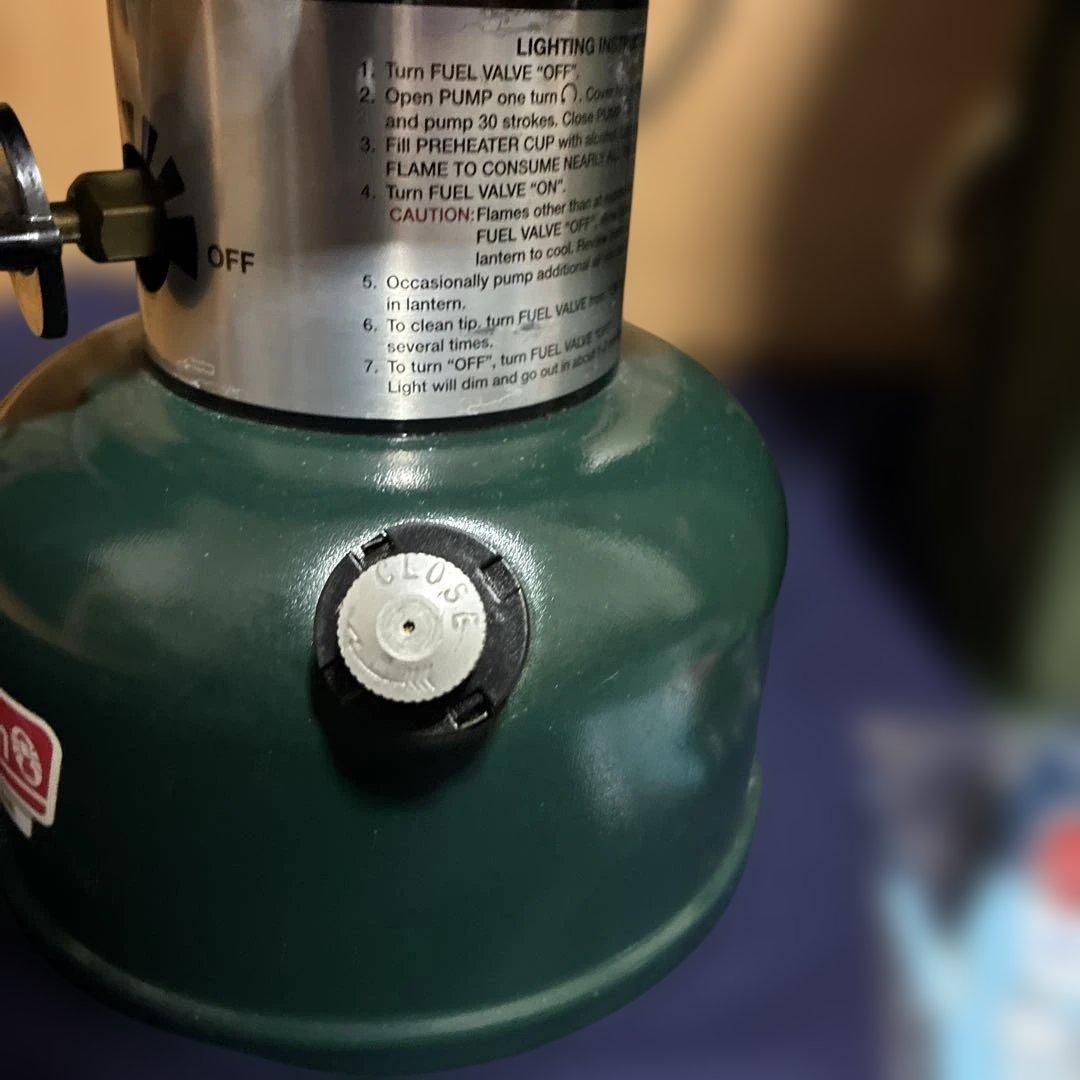 Coleman ケロシンランタン 収納ケース付き　６３９Ｃ