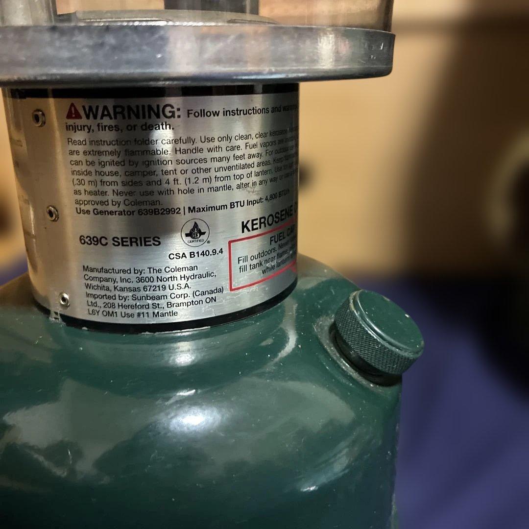 Coleman ケロシンランタン 収納ケース付き　６３９Ｃ